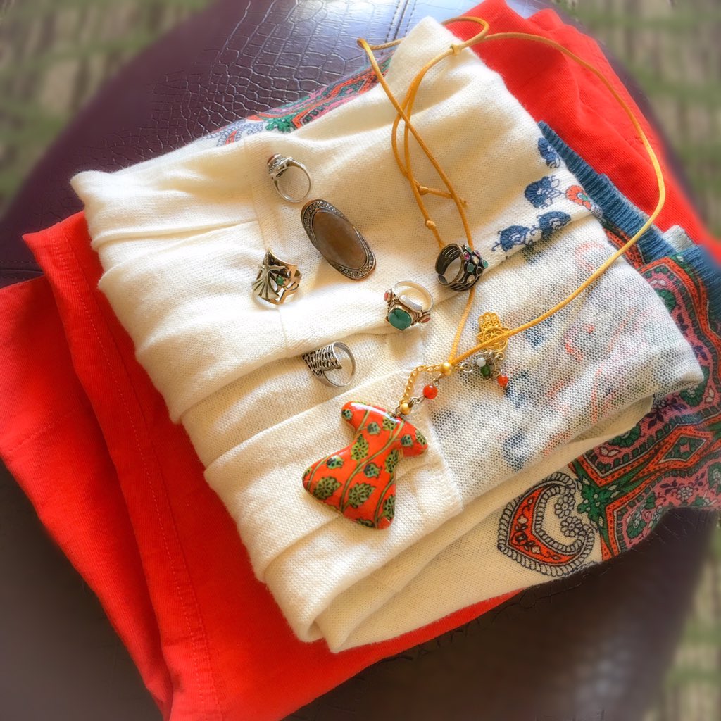 purepleapp's tweet photo. "A woman makes an outfit her own with accessories" Oscar de la Renta
#pureple #closet #organize #outfit #planner https://t.co/1FdSStnMM0