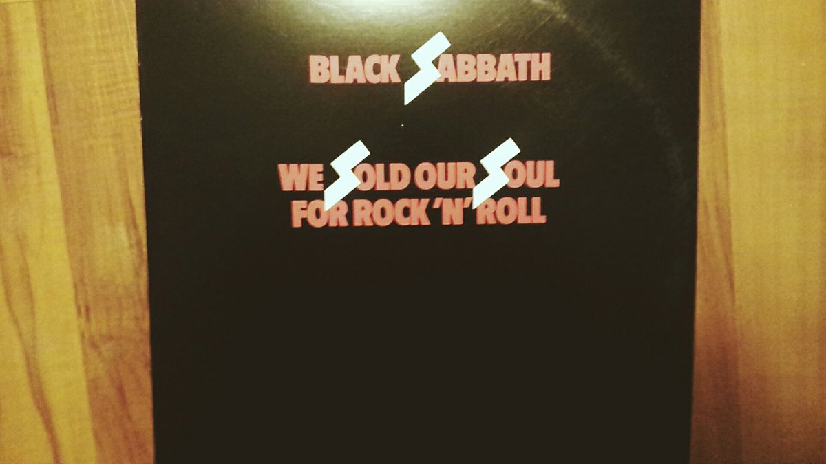 wastingyouuth's tweet photo. On a different note, look at this beauty I got for Christmas. #BlackSabbath #vinyl #twodisc https://t.co/6r6vWRuPHV