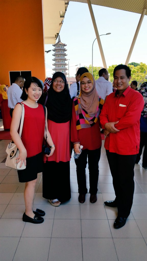 sveltesagacious's tweet photo. Jemput datang semua #mosti2015 Rumah Terbuka Krismas di Dewan Seri Sulaman Tuaran @WTangau https://t.co/wkY7uz9zkV