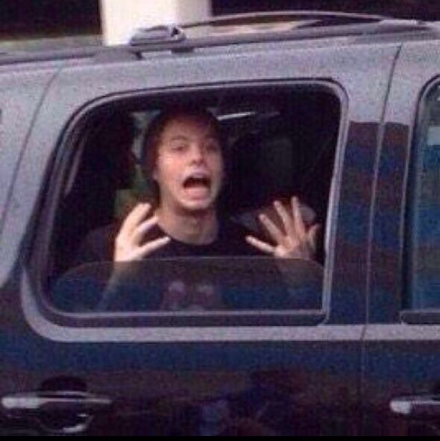 caIumishot's tweet photo. @Luke5SOS you turd bucket ❤️ #5SOSIsOurSafetyPin #WeLoveYouLuke #5SOSFAMStillStandsStrong #5SOSfamlovesDirectioners https://t.co/mqSuwzHHFo