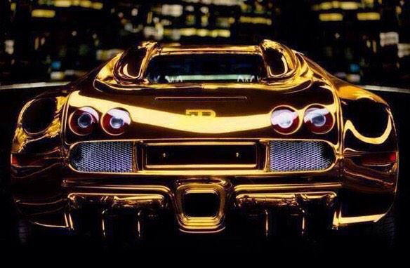 LUXURYPlCTURES's tweet photo. Chrome Gold Bugatti https://t.co/6EceLo68MF