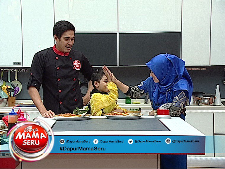 YES akhirnya kelar juga deh BOLOGNESE BINGUNG &amp; PIS ROTI ala Mama Novi &amp; <a href="/Ali_fikryy/">Ali fikry</a>.. #DapurMamaSeru <a href="/whatsonANTV/">ANTV</a>