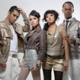 Dengarkan cover "Utuh" ini melalui #Smule: smule.com/p/494089810_23… #SingKaraoke