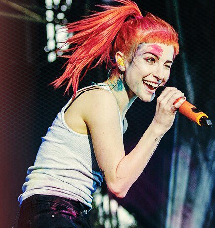  La mujer que tiene una canción para cada momento d mi vida. Happy birthday Hayley Williams!   