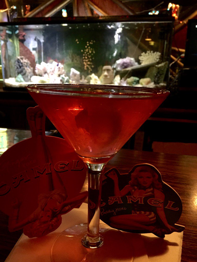 FairyInKitchen's tweet image. Found a great Tiki Bar in Portland that has been here for a few decades.