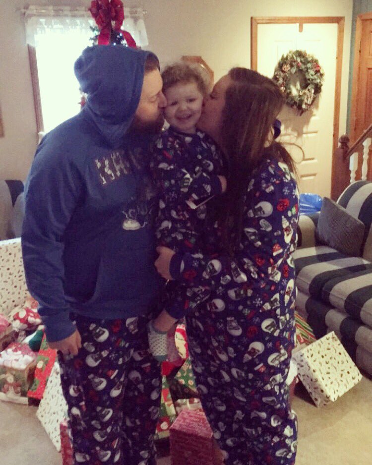 MommaGumm's tweet photo. My whole entire world 💙🌎😍 https://t.co/k5irF3lw22