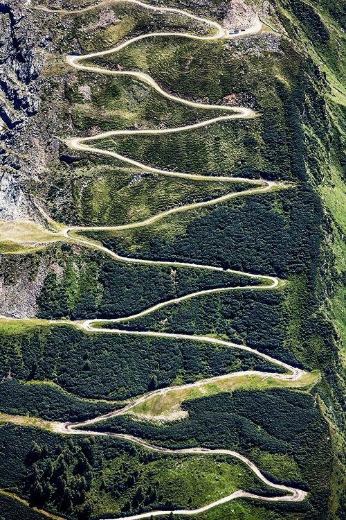 TheBikeShowTrio's tweet photo. Let's ride! https://t.co/AhTzNDiNbK