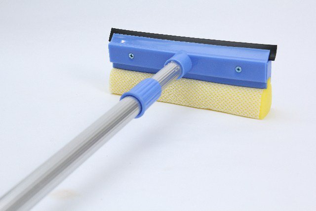 100均ラボ 100均 窓掃除は道具が大事 おすすめは水切りワイパー T Co Regadsnv46 T Co Stg7i0ufm5