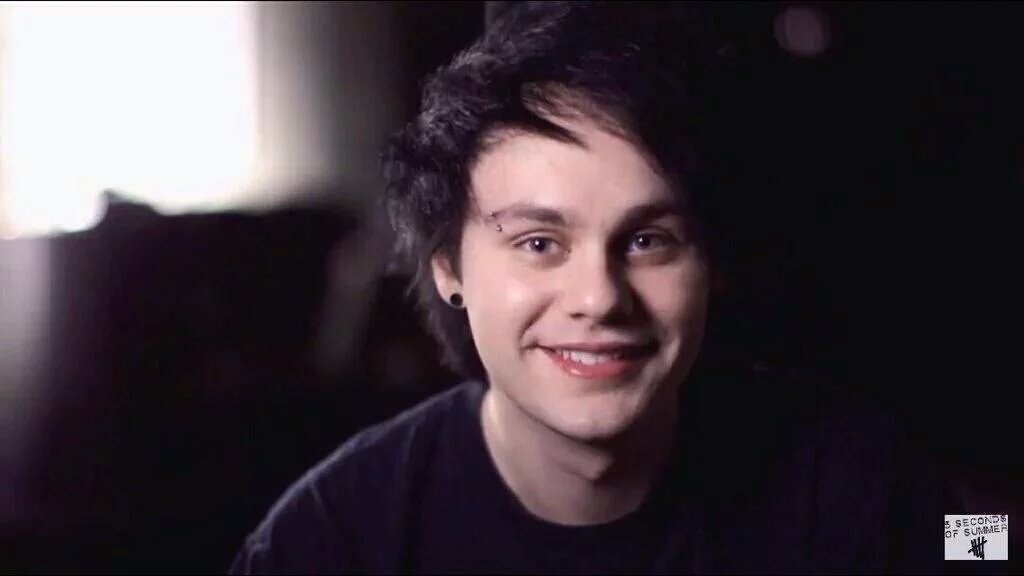 5SOSTumblrx's tweet image. WARNING: DO NOT BLINK IN THE 5SOS FAM