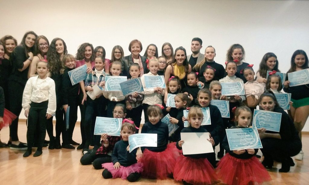 AytoArchena's tweet photo. Centro cultural #Archena fue ayer el escenario deI I Festival "Rompe el ritmo" con un lleno absoluto y rotundo éxito https://t.co/hpL7gAp7HH