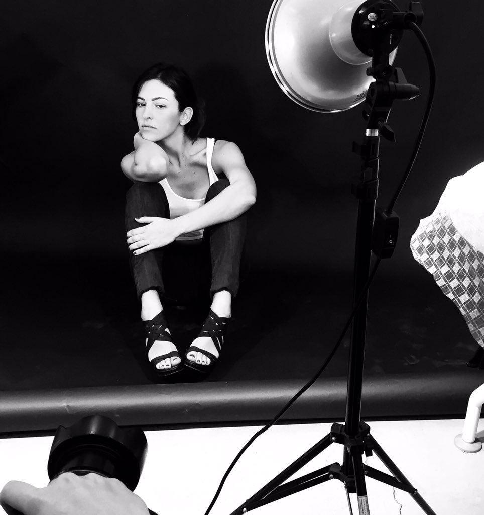 ScatenaLaura's tweet photo. #book #picture #style #black&amp;white #leo #fglab https://t.co/UILbmQ0nXC