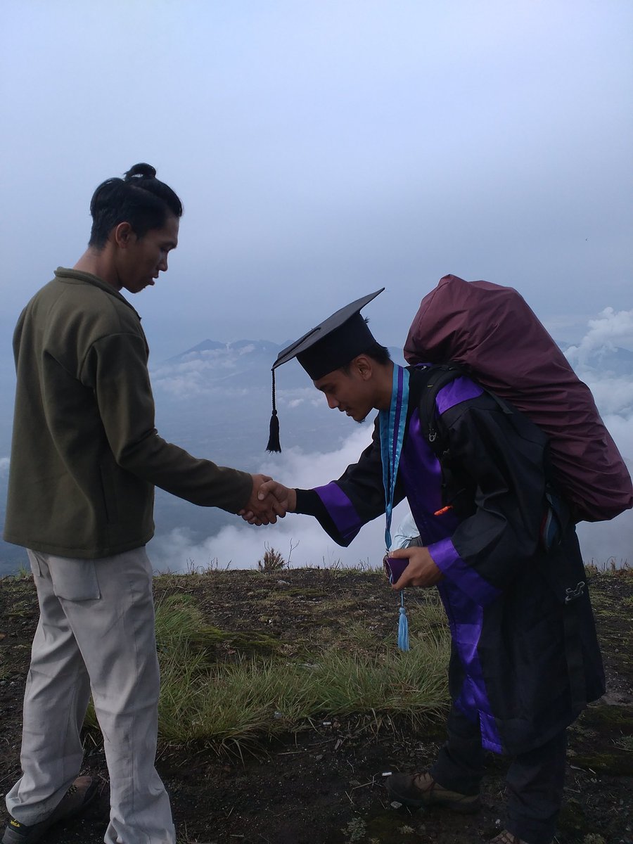 RT <a href="/Chexztpoin/">R'Dhean | N'Chex</a>: Top puncak Gn guntur nih min 😍