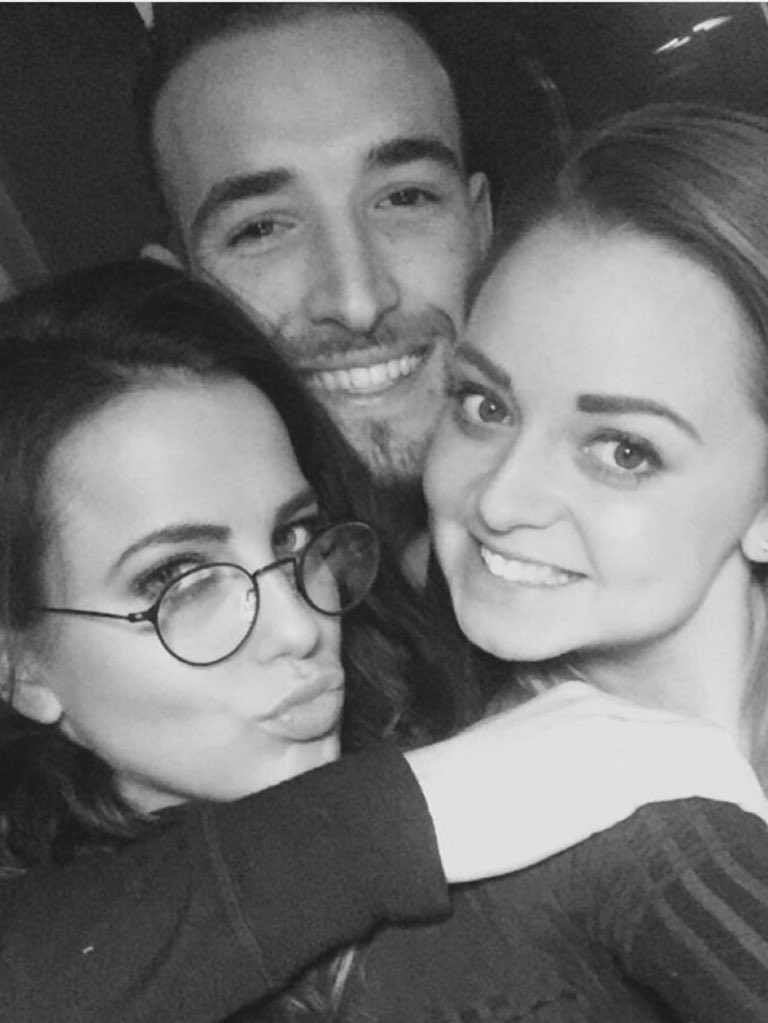 SeleanorStyle's tweet photo. #New Sophia &amp; friends 😜
#SophiaSmith #1DGirls #SophiaNews 
@sophia_xxox https://t.co/LWtVS1mAgS