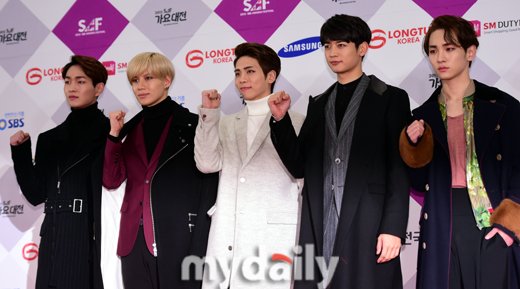 151227 SHINee  @ SBS Gayo Daejun  CXOpzE7UwAAcDFS