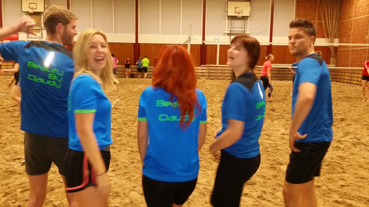 Beach volleybal <a href="/hamalandhal/">hamalandhal</a> 
Wij spelen voor de Beauty, niet voor de winst. 😂 Bedankt <a href="/LurvinkTextiel/">LurvinkTextiel</a>. Top shirts.
