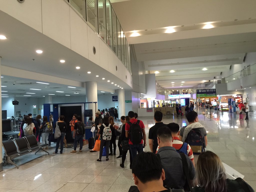 Never-ending queue to get back your hard earned php 550. Sucks to be OFW.