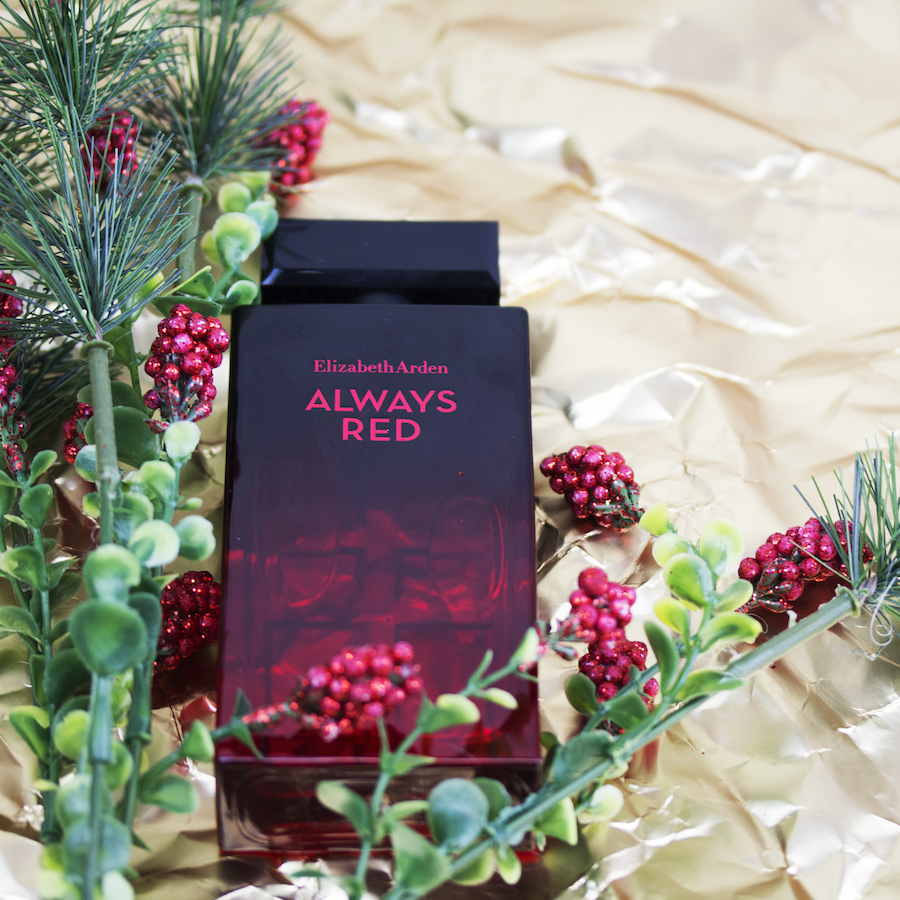 ArdenCanada's tweet photo. #ArdenAlwaysRed - the perfect scent for this holiday season. #Fragrance #ArdenCanada https://t.co/C4NpzdCb1S