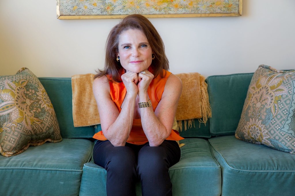 Wishing Tovah Feldshuh ( a very Happy Birthday today!!  