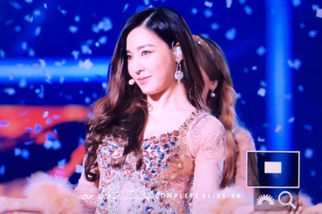 [PIC][27-12-2015]SNSD tham dự Đại hội âm nhạc cuối năm "2015 SBS Gayo Daejeon" vào tối nay - Page 2 CXP2c55VAAEapVJ