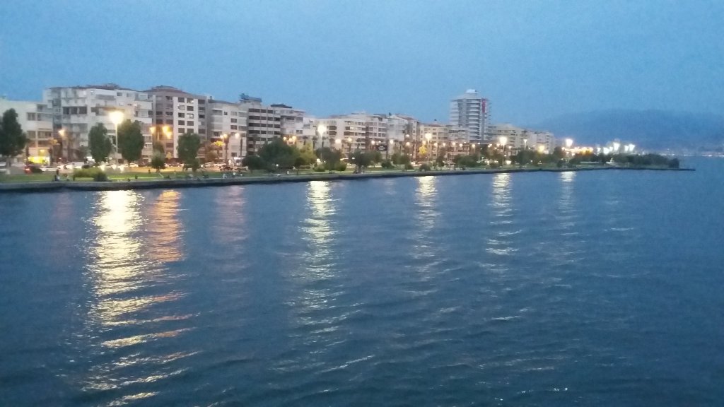 izmirgibiyiz's tweet photo. İzmir,  @karamelaseker35 https://t.co/1pBsBEKJcC