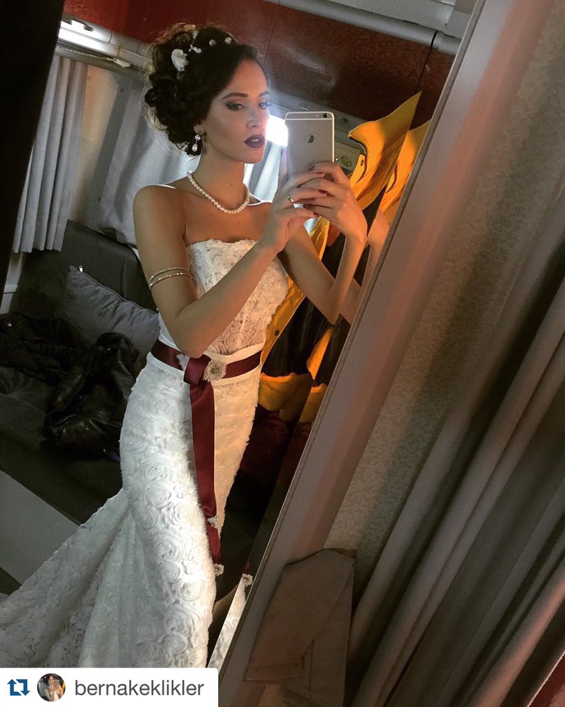 Hasret Bitti filmi çekimlerinden bir kare :) Güzel oyuncu <a href="/bernakeklikler/">BERNA KEKLİKLER</a> @4one_bridal_boutique gelinliğiyle :)