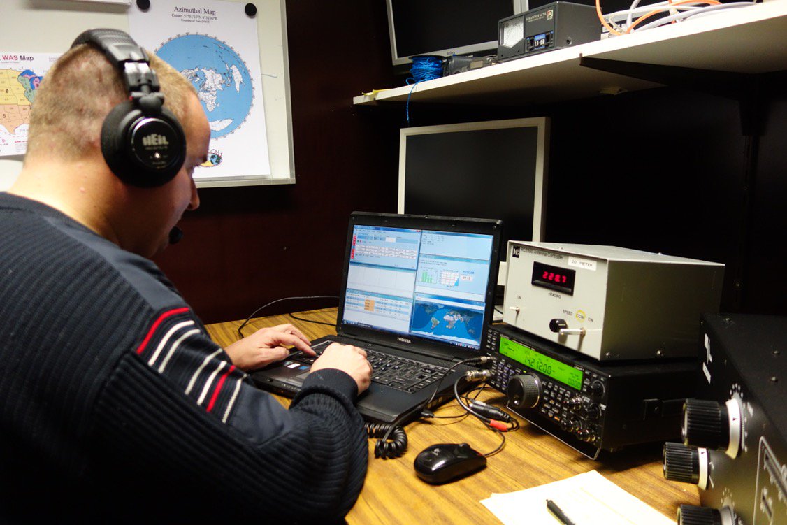 PI4COM's tweet photo. Dervin PD9DX operating #PI25COM during final activity week celebrating 25 years of #PI4COM #hamradio https://t.co/FCNLtznGEq