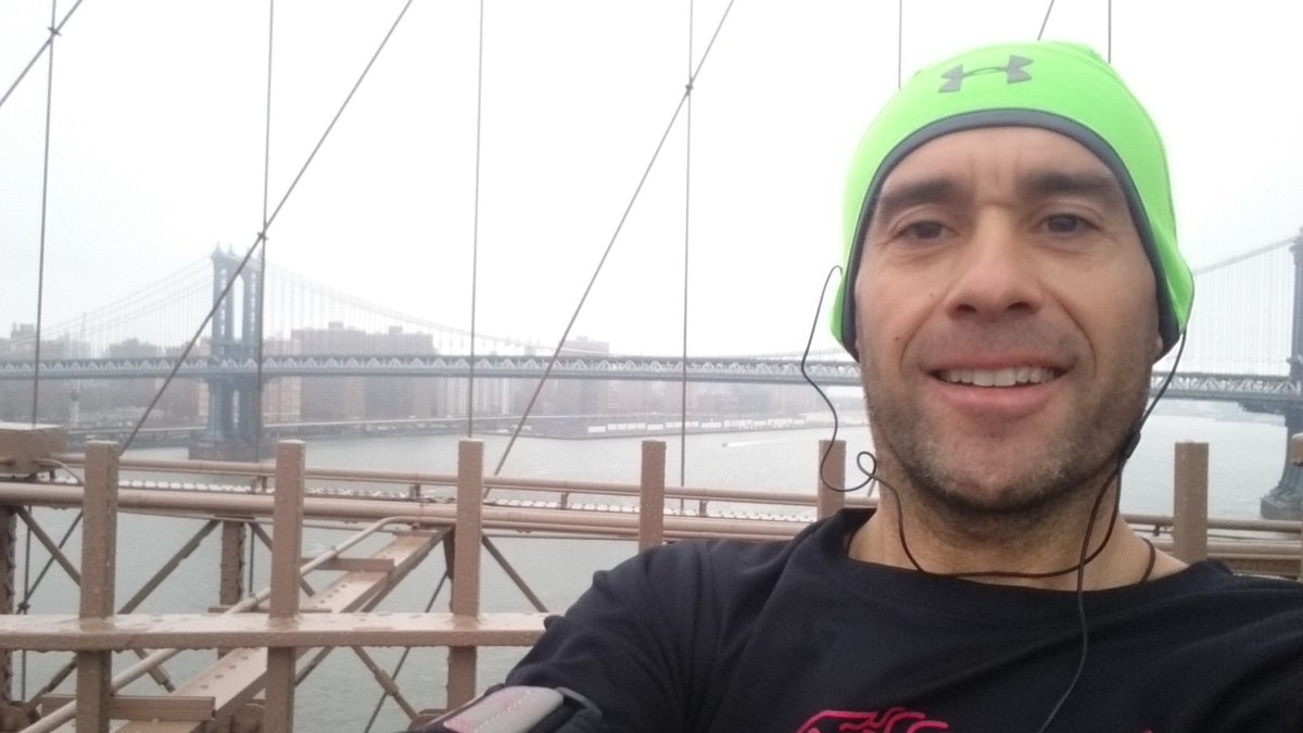 angelvidalboldu's tweet photo. Holidays in a chilly New York and nonstop training in an amazing Brooklyn Bridge @ClosPonsThaiRun @TeamFit2Train https://t.co/THlHiyRmxz