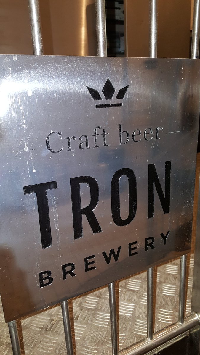 Samo vi idite na vinske ture a nama prepustite pivske ture....više za nas 🍺