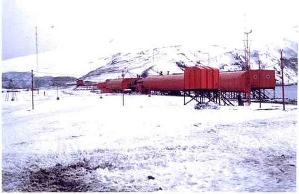 OMPNO's tweet photo. Islas Sandwich del Sur - Morrel. ESTACION CORBETA URUGUAY. #Malvinas https://t.co/SQIC1U4eny