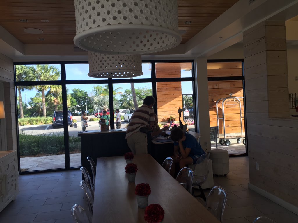 pla_baldax's tweet photo. Relax and design at the new @GatesKeyWest #KeyWestExperience https://t.co/hgqNSLFgOy
