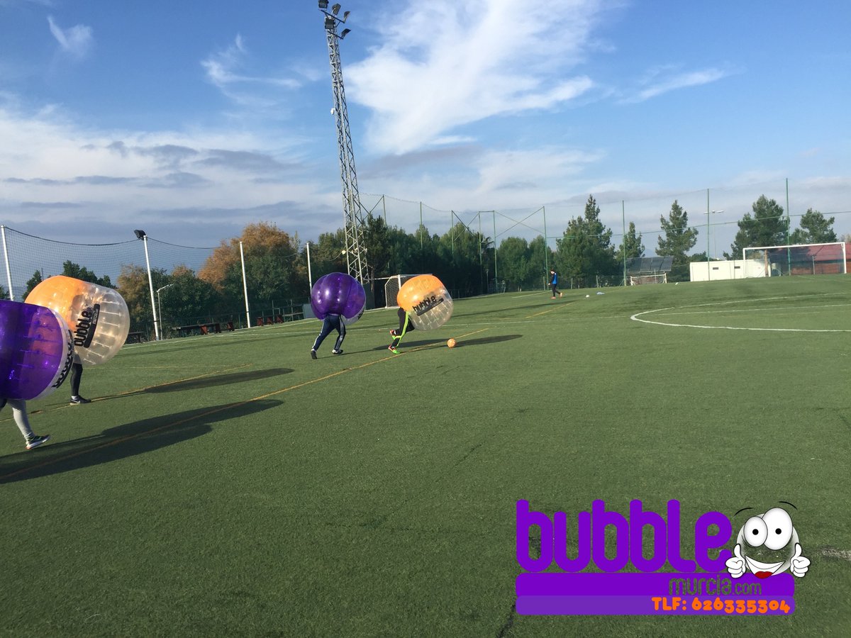 BubbleMurcia's tweet photo. Gran dia de #actividades con #grandes y #divertidas #personas #jugando al #ßubblefutbol en #MolinadeSegura #Murcia https://t.co/QFtlpntUjd