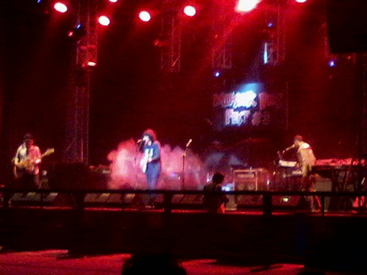 #MUSICKBUSFEST3 <a href="/thejoeysband/">The joeys Makassar</a>  - FIX YOU (coldplay)