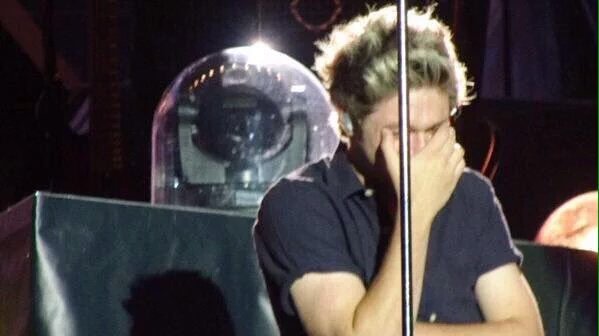 TrendingNow1D's tweet photo. When you realize the trend #5SOSIsDeadParty was supposed to be an insult but 1D and 5SOS fandom's slayed it
#FAIL https://t.co/WcLFcfR7rp
