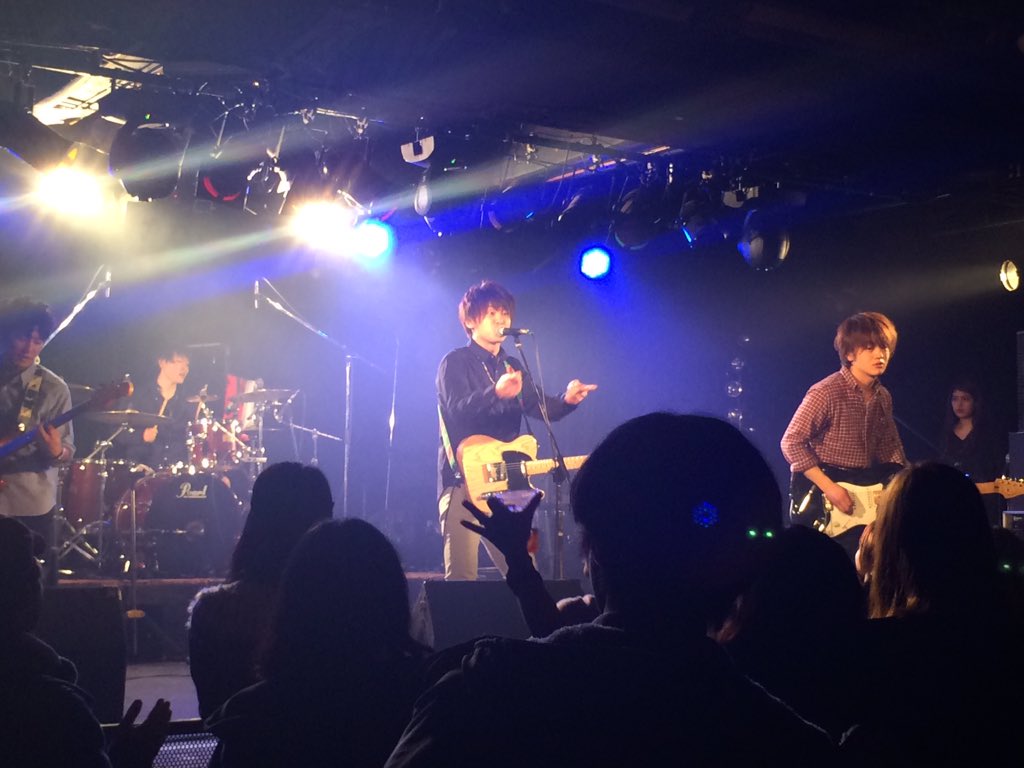 kyo_kovo's tweet photo. Live納め!久々に行ったけど覚えてもらえてた♥️また来年も行けたらいいなあー¨̮♡
#BornAgainDogs
#Jack-o'-lantern
#THESANDMANS
#BANDCLASH #Mairo https://t.co/M8CG6tl7Dm