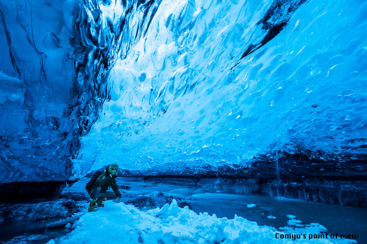 Comyu Ice Cave 15 12 17 アイスランド ヴァトナヨークトル氷河 にて撮影 タイトルの通り 巨大な 氷河の下に出来る氷の洞窟です 世界最高峰の絶景ポイントで三脚立てて自撮りしてみました 東京カメラ部 Nikon T Co Sxfvdmvemm