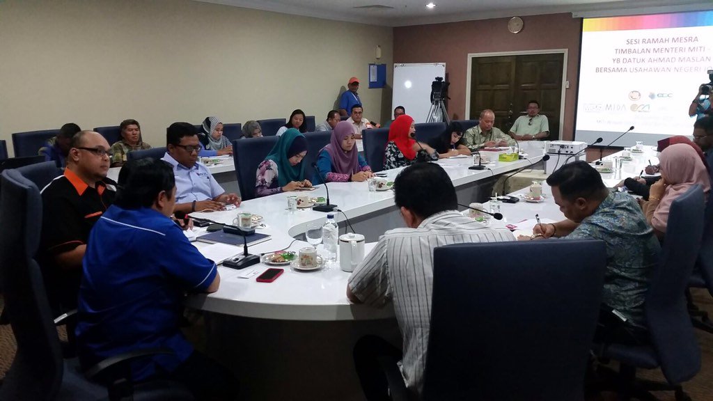 DS Dr Ahmad b Maslan tweet media