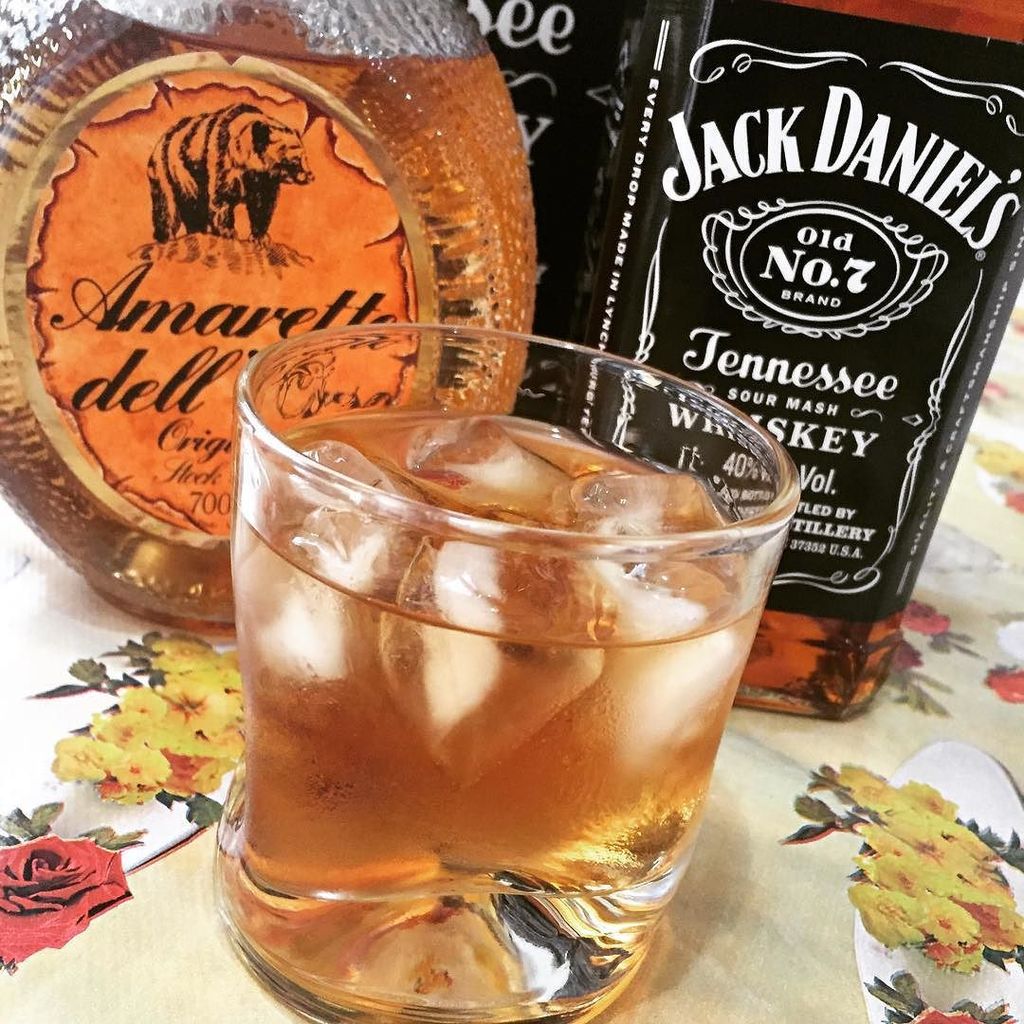 guireisbr's tweet photo. Aprendi esse com o Vito Corleone, interpretado pelo Marlon Brando. Delícia!
#whisky #godfa… https://t.co/m2ALZPzR3Y https://t.co/6xHp7YC99J