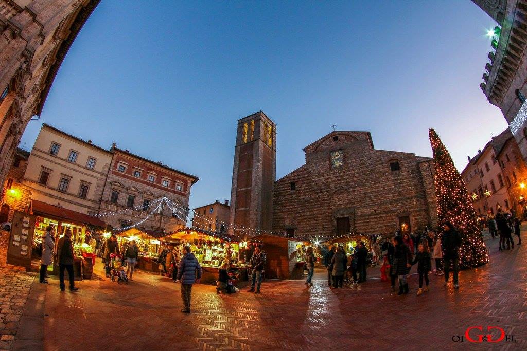 You have time until January 6, 2016, to visit the #Christmas village in #Montelpulciano: bit.ly/1jnF4Ag