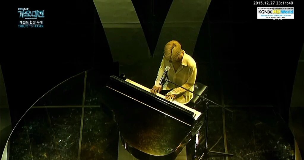 CuteFaves's tweet photo. Taemin was called tone-deaf when he debuted.

Now look at him singing as an angel (solo) on a big show. https://t.co/BNAdGbENmM