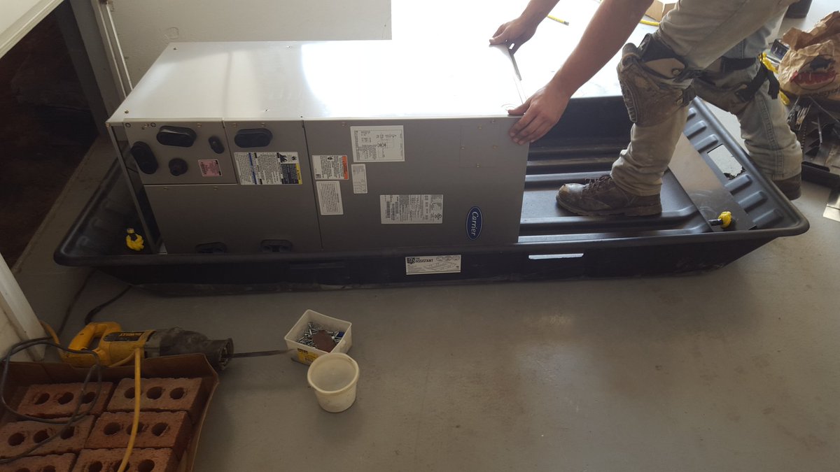 QuickWorksLLC's tweet image. Hvac sled being put to use. Sure beats sliding the air handler on pvc pipes. #hvac #heatingandair #hvachacks