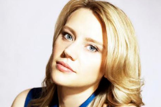 favcomedian's tweet photo. Kate Mckinnon https://t.co/1buJYnwSKz