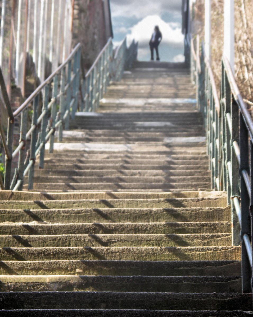 StepJockey's tweet image. Make the world your gym and use the stairs to keep fit. It&apos;s free! #SimpleIdea #Health #WorldGym