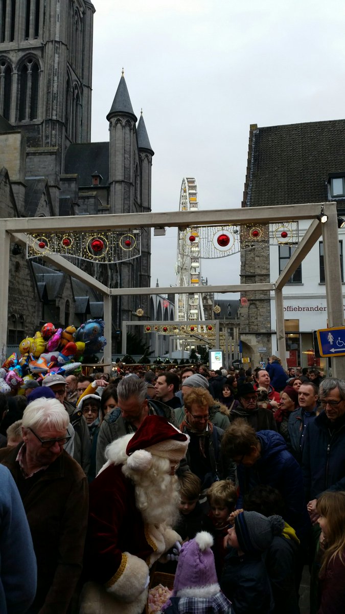KASinfo's tweet photo. Wat een plaatje met de #kerstman op de Gentse Winterfeesten #gwf15 https://t.co/dazlQpMAS7