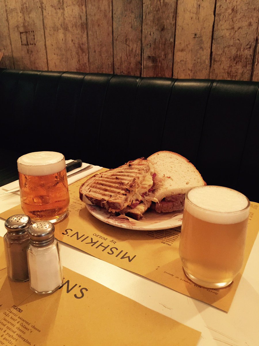 Christmas may be over but it's not the new year just yet!!! Bring on more food and drinks!