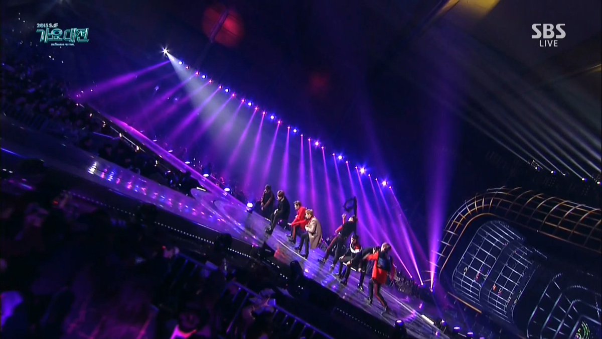 namja1to4's tweet photo. 151227 SBS 가요대전 EXO Call me baby Remix + Love me right https://t.co/lnZ3Agputv https://t.co/ZFnByk63Yi https://t.co/rqZeKySwY8