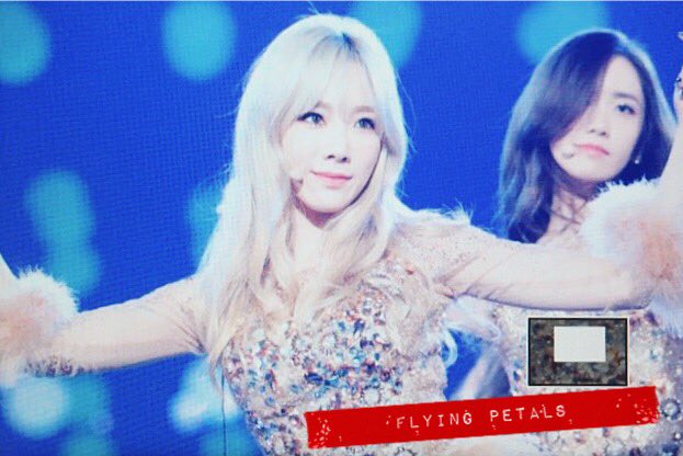 [PIC][27-12-2015]SNSD tham dự Đại hội âm nhạc cuối năm "2015 SBS Gayo Daejeon" vào tối nay CXPyY7RVAAAB24G