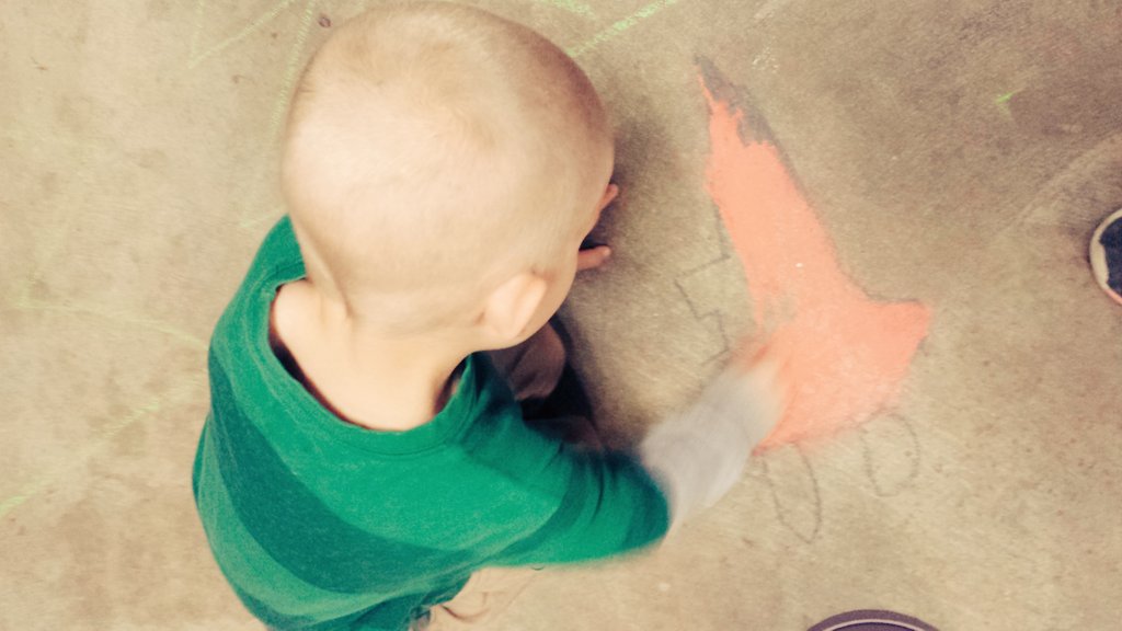 JennyGr90137793's tweet photo. Rocketship #chalk #drawing #style #artist #myson #handsome fella. Blast off!! #loceit #lovehimmuchly https://t.co/Ttyd9KNpYe