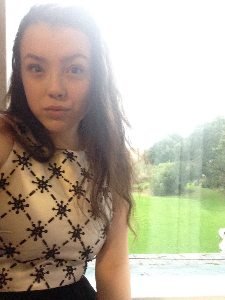 akadolans's tweet image. #dolanGirlsAreConfident 💜💜
Mines gonna flop but everyone do this💛👯