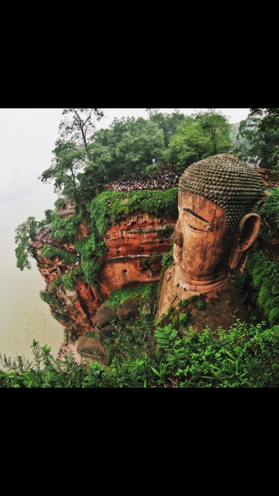 VisualEarthPix's tweet photo. Leshan Giant Buddha, Sichuan, China | Photo by: @felecool https://t.co/DakpRb5Pfq