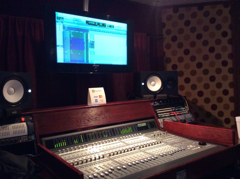 dondilla1207's tweet photo. Getting Busy https://t.co/bvVMqq2TYK